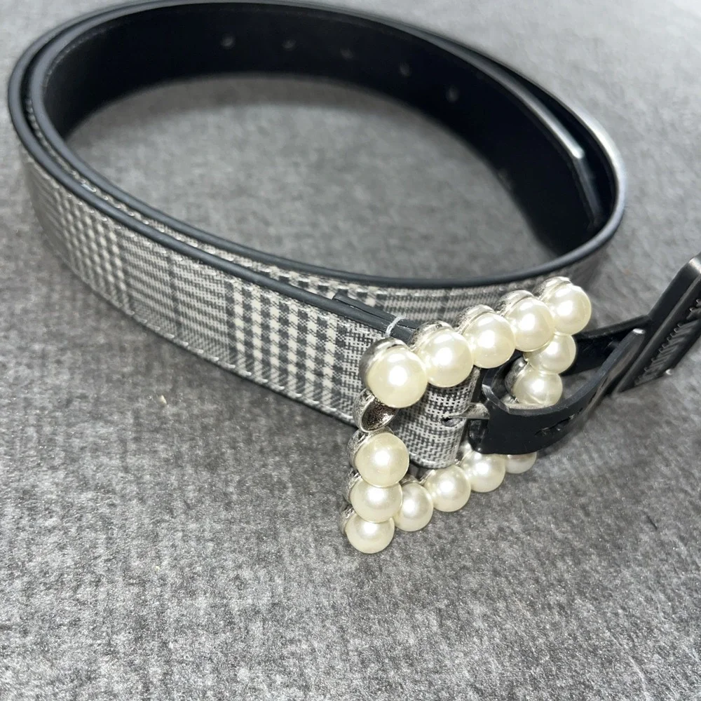 Steve Madden Women's Plaid‎ & Imitation Pearl Belt White Medium NWT! $38
